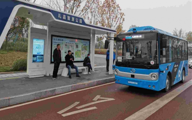 智慧城市解決方案：智能網聯自動駕駛